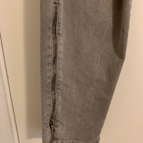 J Brand Slim Cargo pants size 28 - Picture 3 of 4